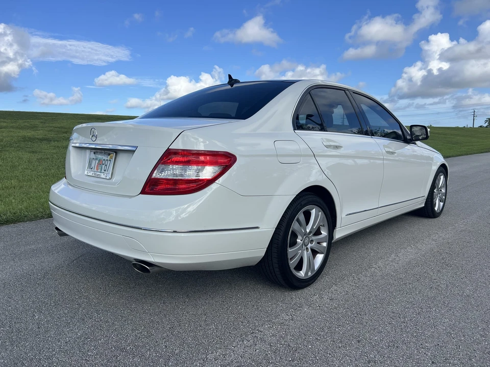 2009 Mercedes-Benz W204 C-Class - Image 22 of 31
