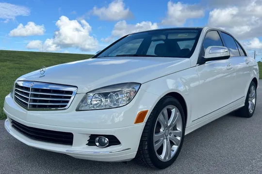 2009 Mercedes-Benz C300 Luxury Sedan