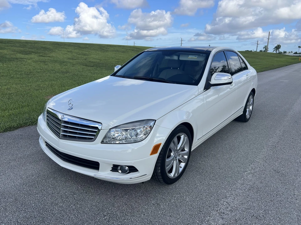 2009 Mercedes-Benz W204 C-Class - Image 4 of 31