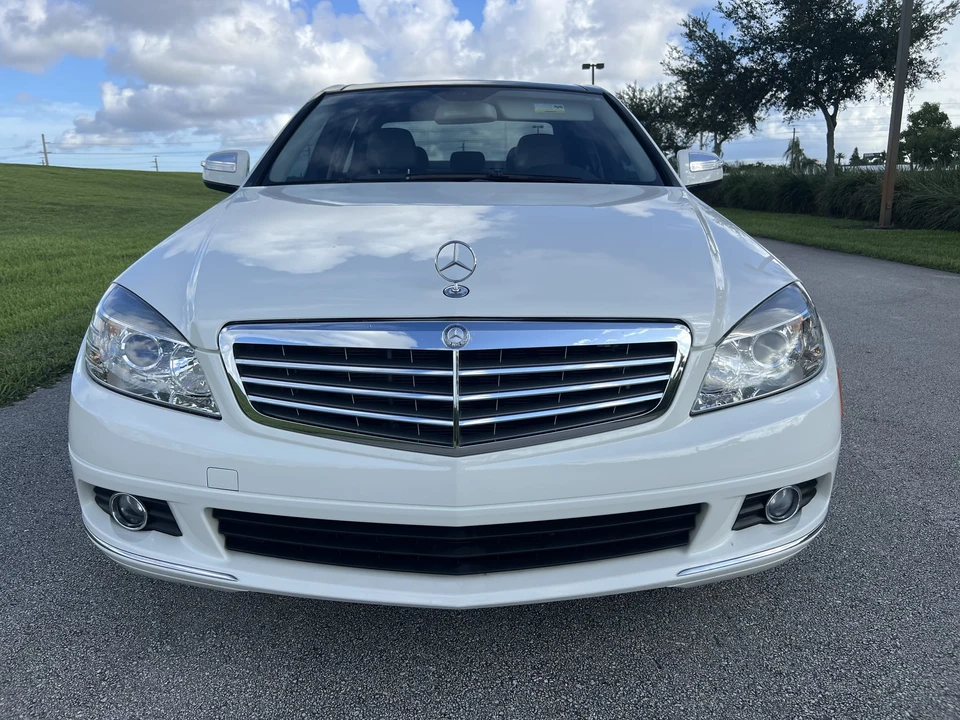 2009 Mercedes-Benz W204 C-Class - Image 10 of 31