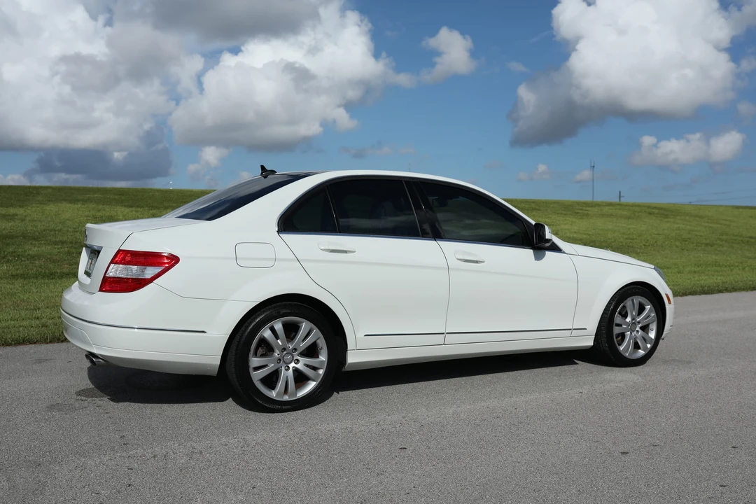 2009 Mercedes-Benz W204 C-Class - Image 20 of 31