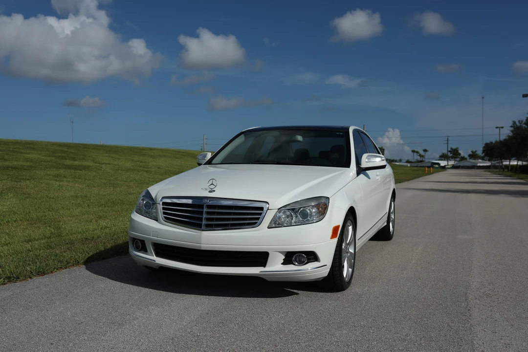 2009 Mercedes-Benz W204 C-Class - Image 5 of 31