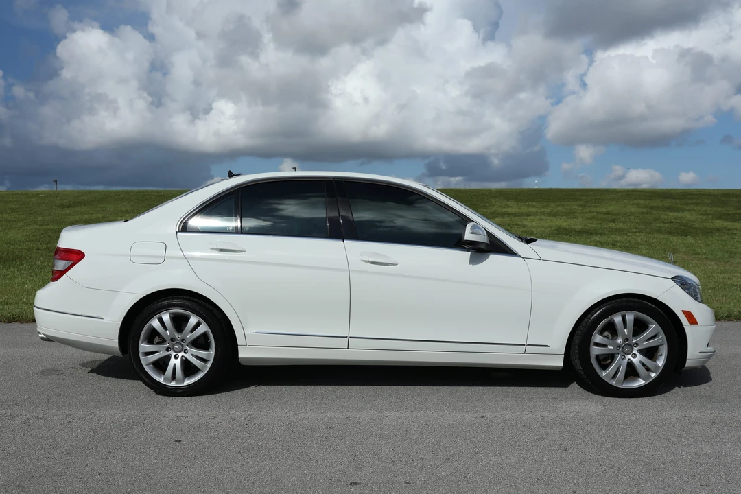 2009 Mercedes-Benz W204 C-Class - Image 17 of 31