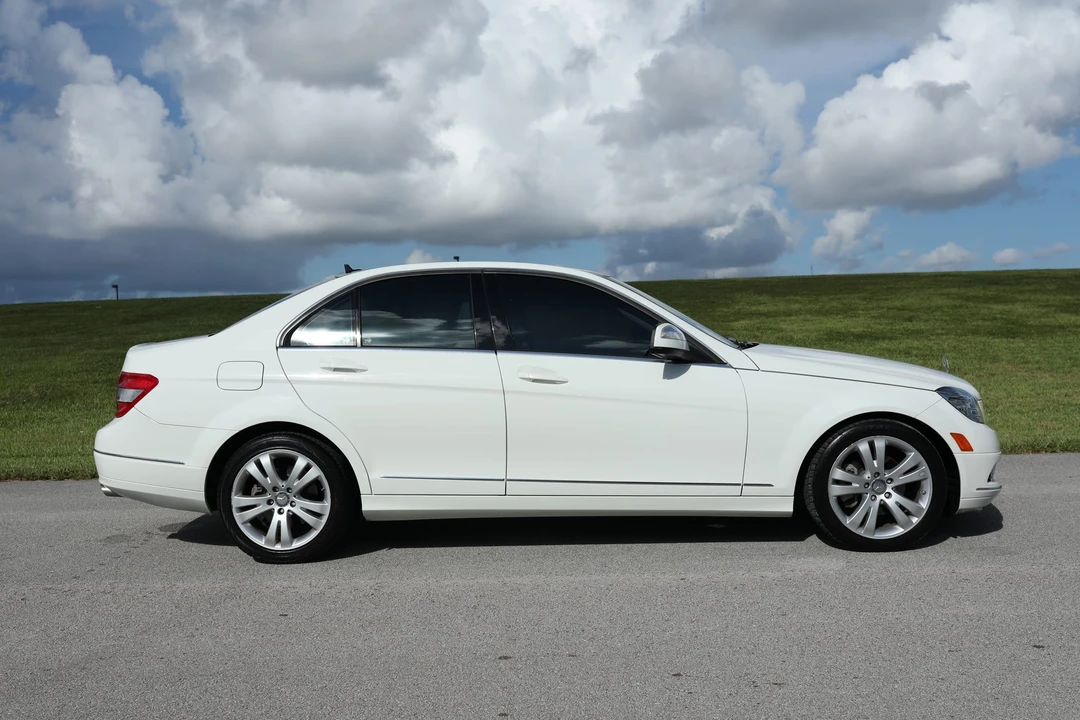 2009 Mercedes-Benz W204 C-Class - Image 16 of 31