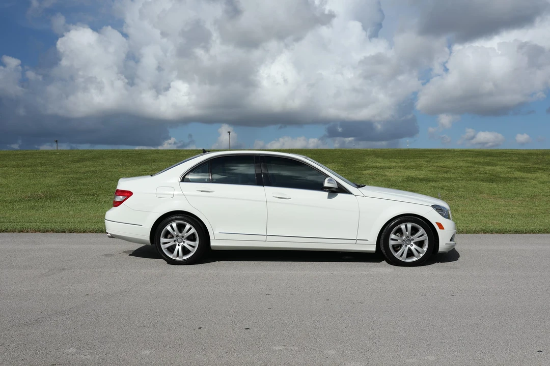 2009 Mercedes-Benz W204 C-Class - Image 15 of 31