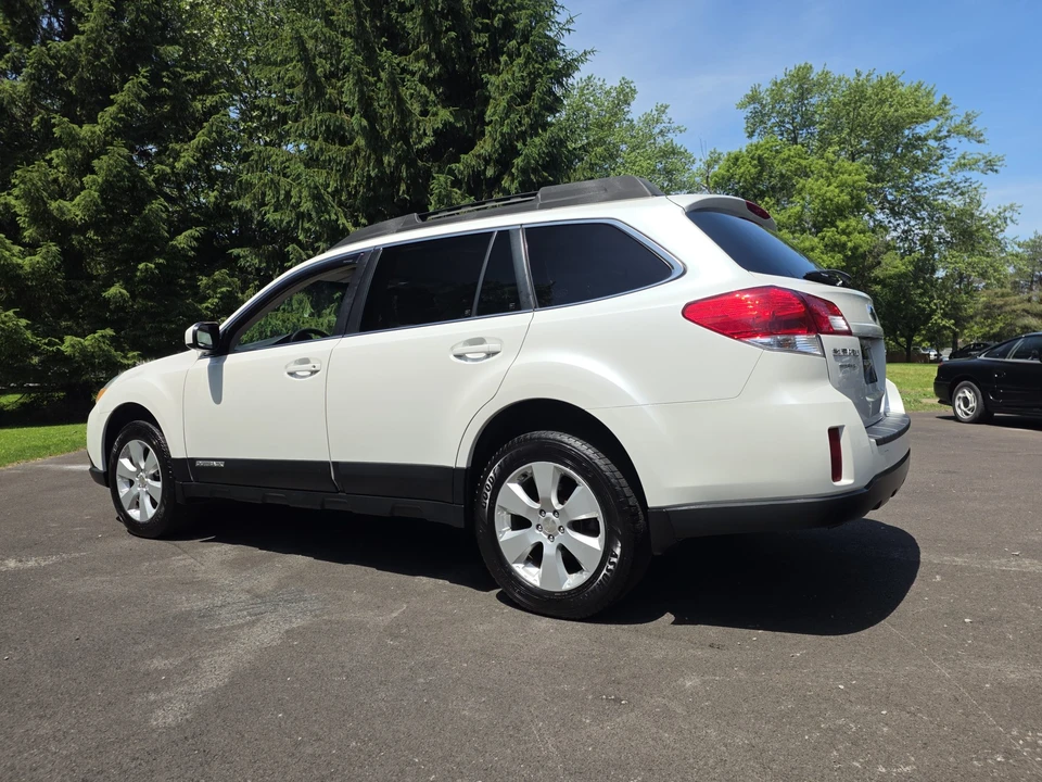 2010 Subaru Outback 4th Gen - Image 12 of 31