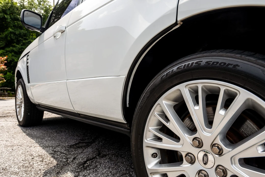 2011 Land Rover Range Rover L322 - Image 23 of 31