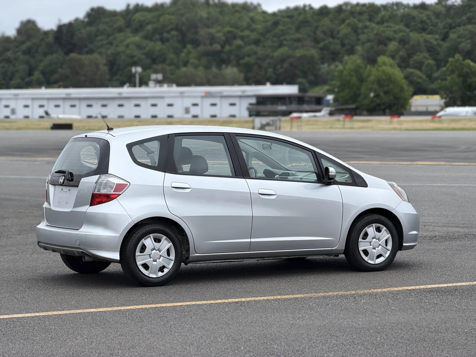 2012 Honda Fit - Image 23 of 31
