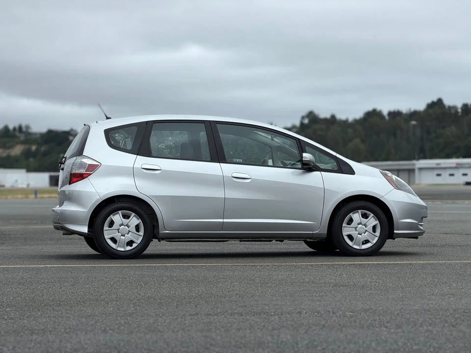 2012 Honda Fit - Image 17 of 31