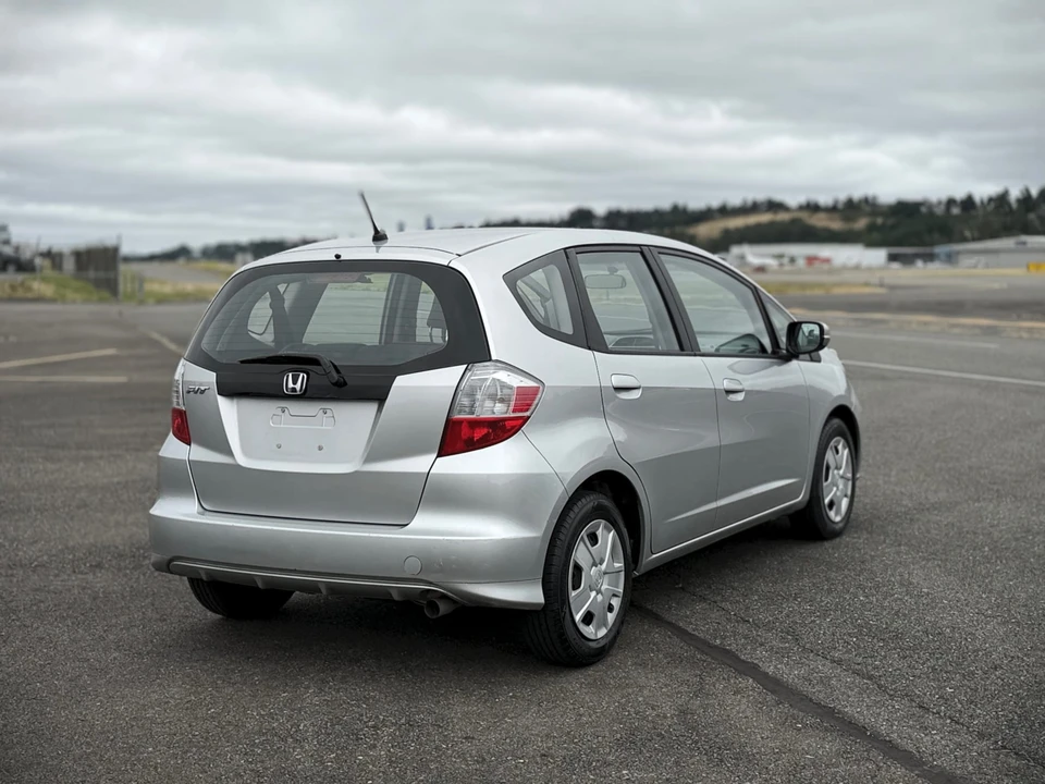 2012 Honda Fit - Image 24 of 31