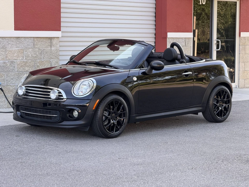 2013 Mini Coupe & Roadster - Image 2 of 31