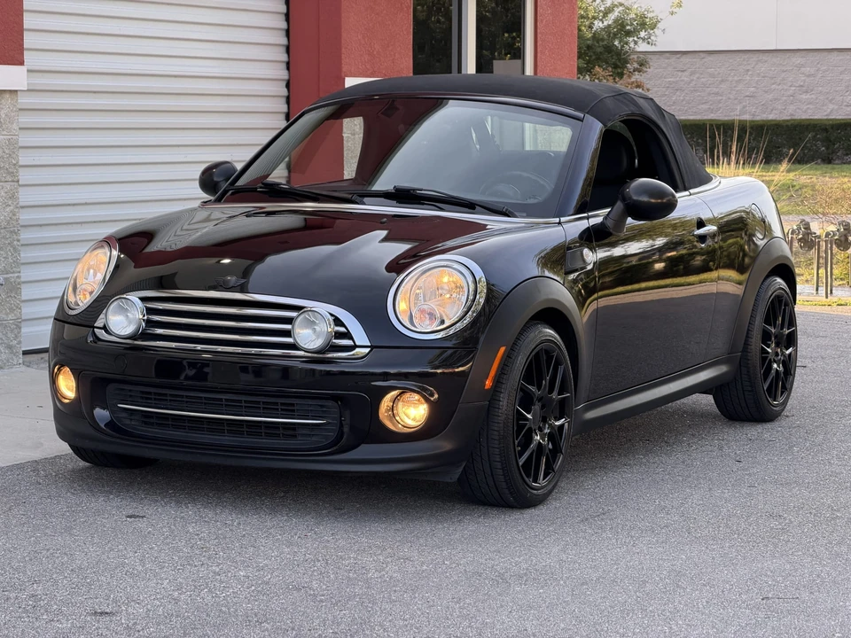 2013 Mini Coupe & Roadster - Image 15 of 31