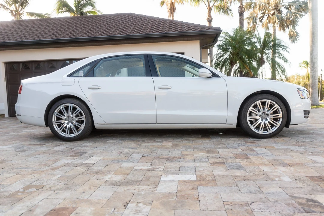 2014 Audi D4 A8 - Image 7 of 31