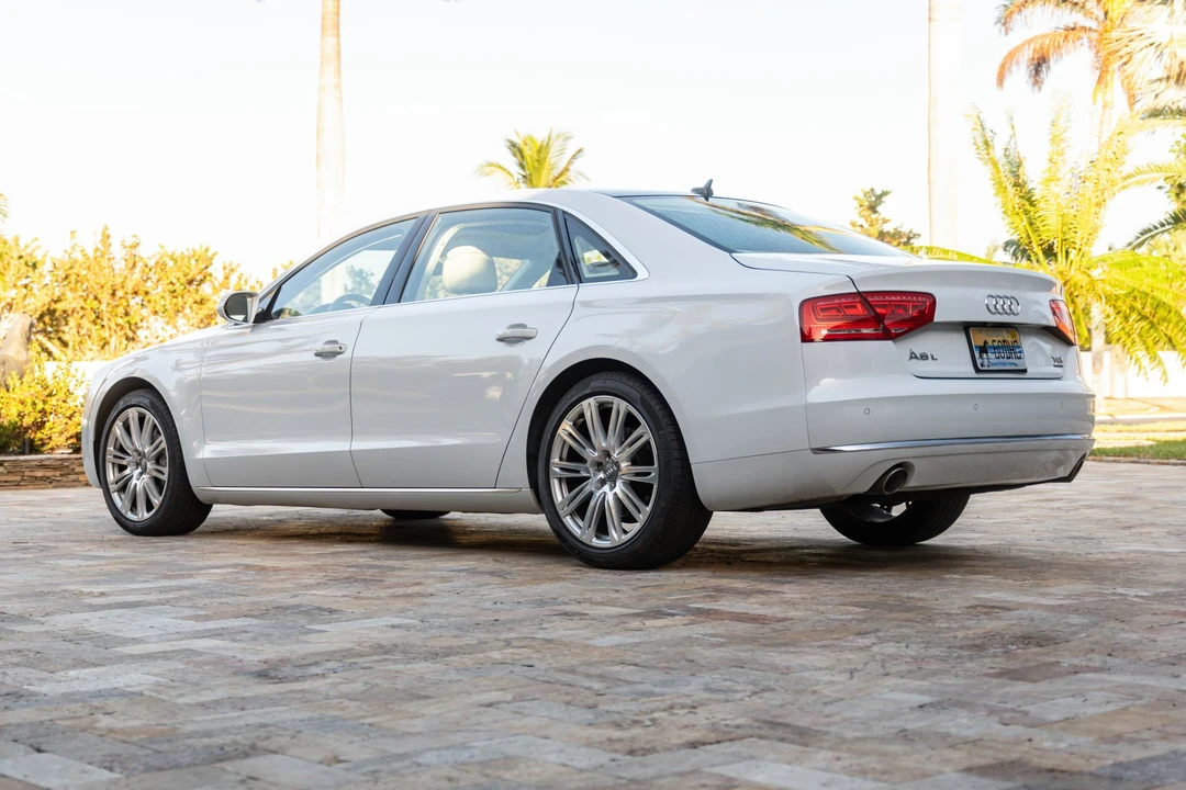 2014 Audi D4 A8 - Image 4 of 31