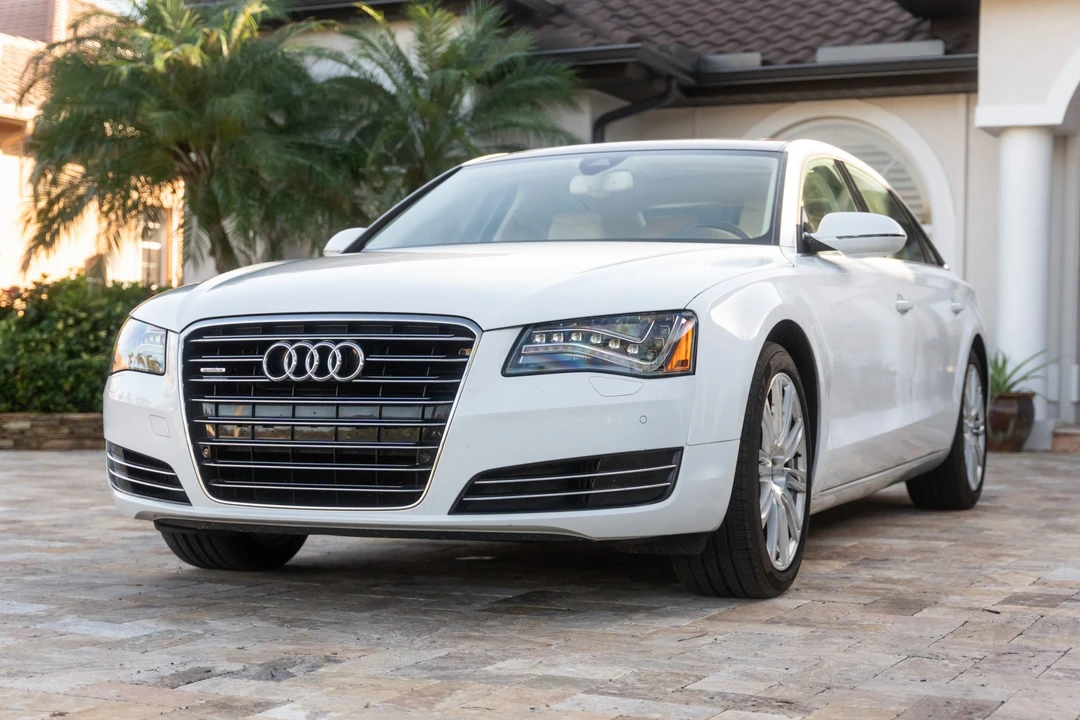 2014 Audi D4 A8 - Image 2 of 31
