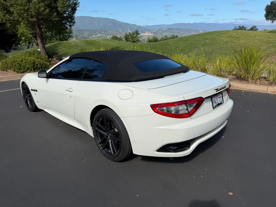 2015 Maserati GranTurismo 1st Gen - Image 21 of 31