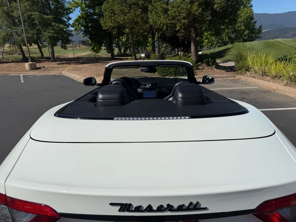 2015 Maserati GranTurismo 1st Gen - Image 29 of 31