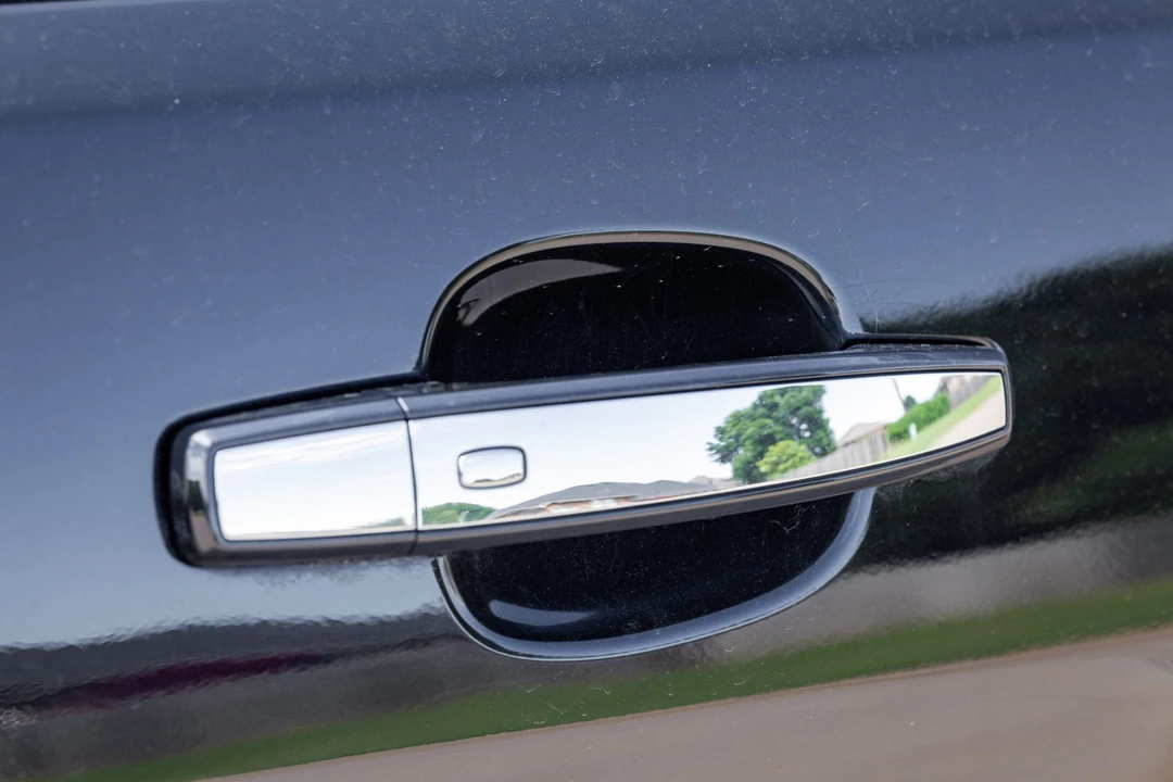 2017 Chevrolet SS - Image 28 of 31