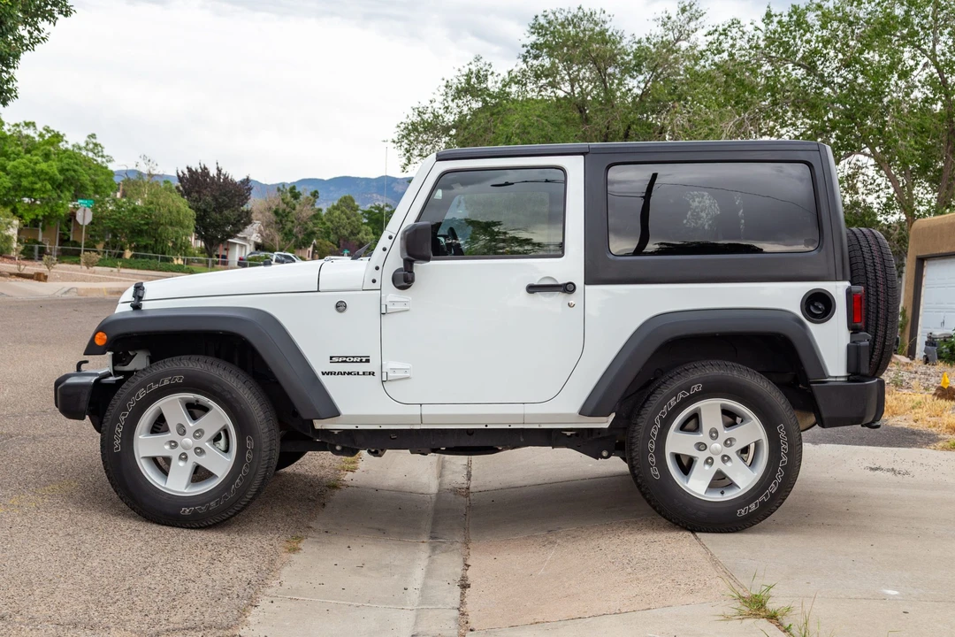 2017 Jeep JK Wrangler - Image 4 of 31