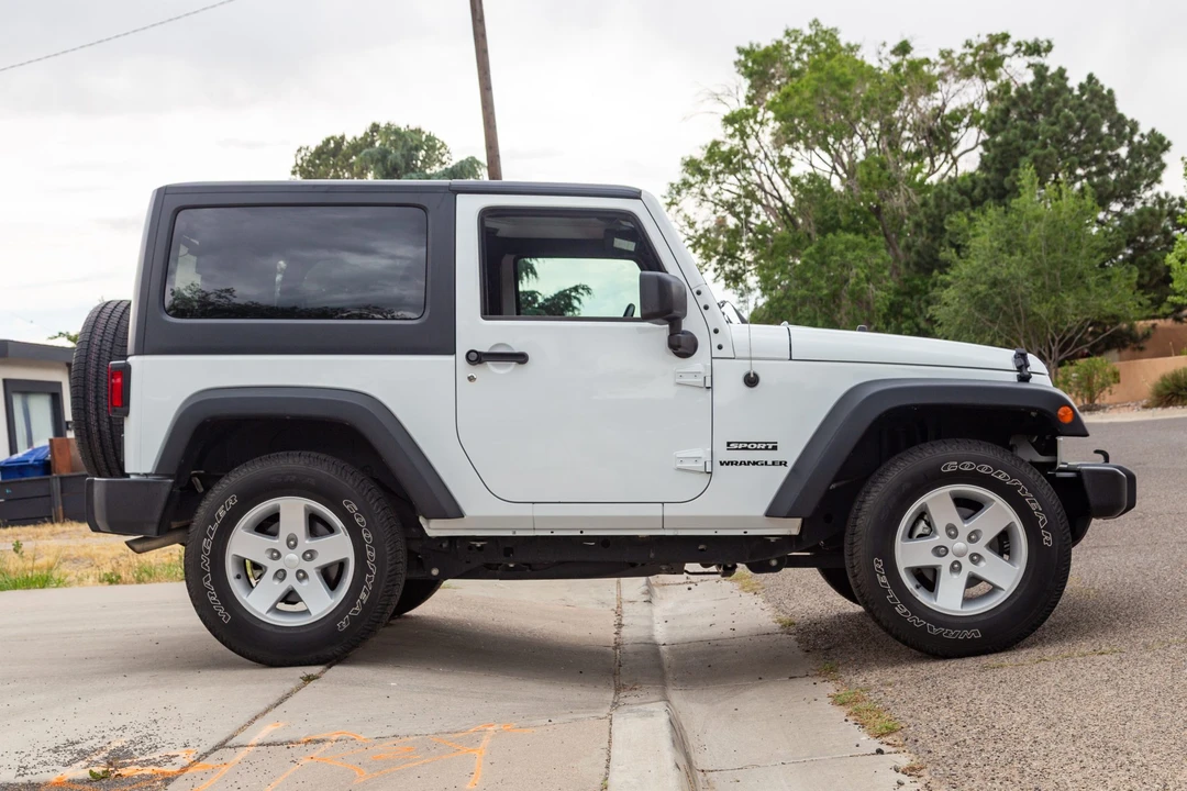2017 Jeep JK Wrangler - Image 8 of 31