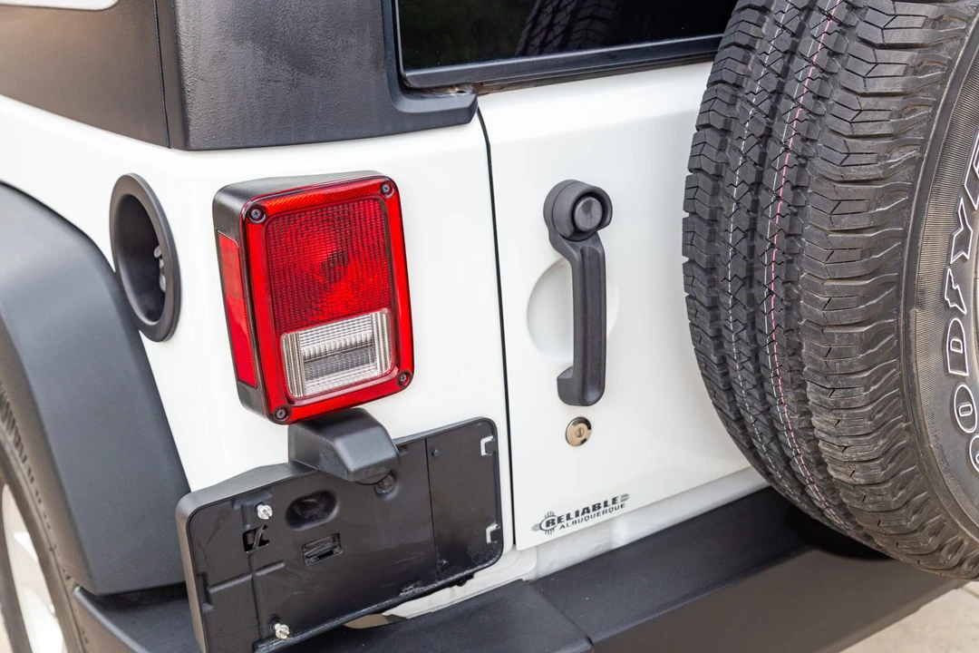 2017 Jeep JK Wrangler - Image 24 of 31