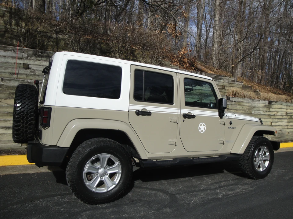 2017 Jeep JK Wrangler - Image 19 of 31