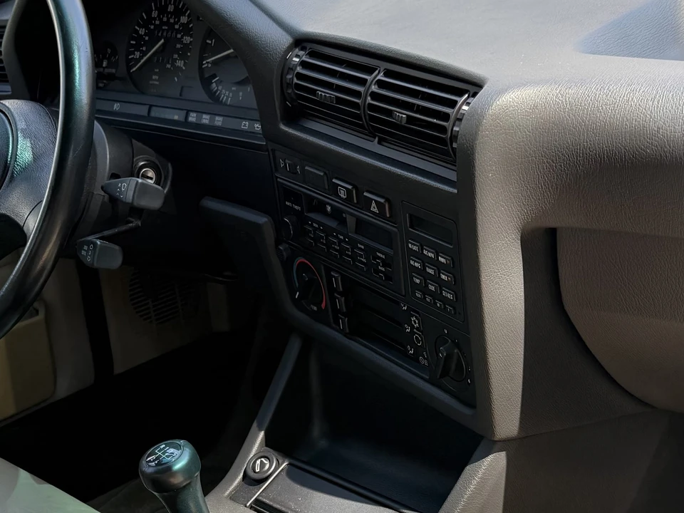 1987 BMW E30 3 Series - Image 29 of 31