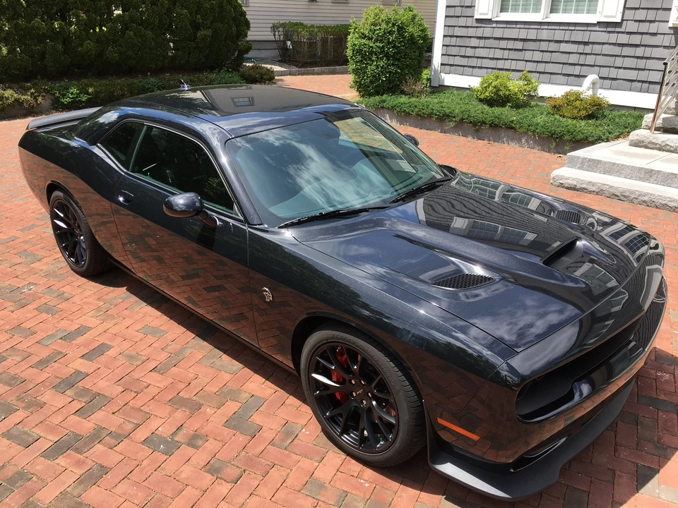 2015 Dodge Challenger SRT Hellcat 3rd Gen - Image 7 of 31