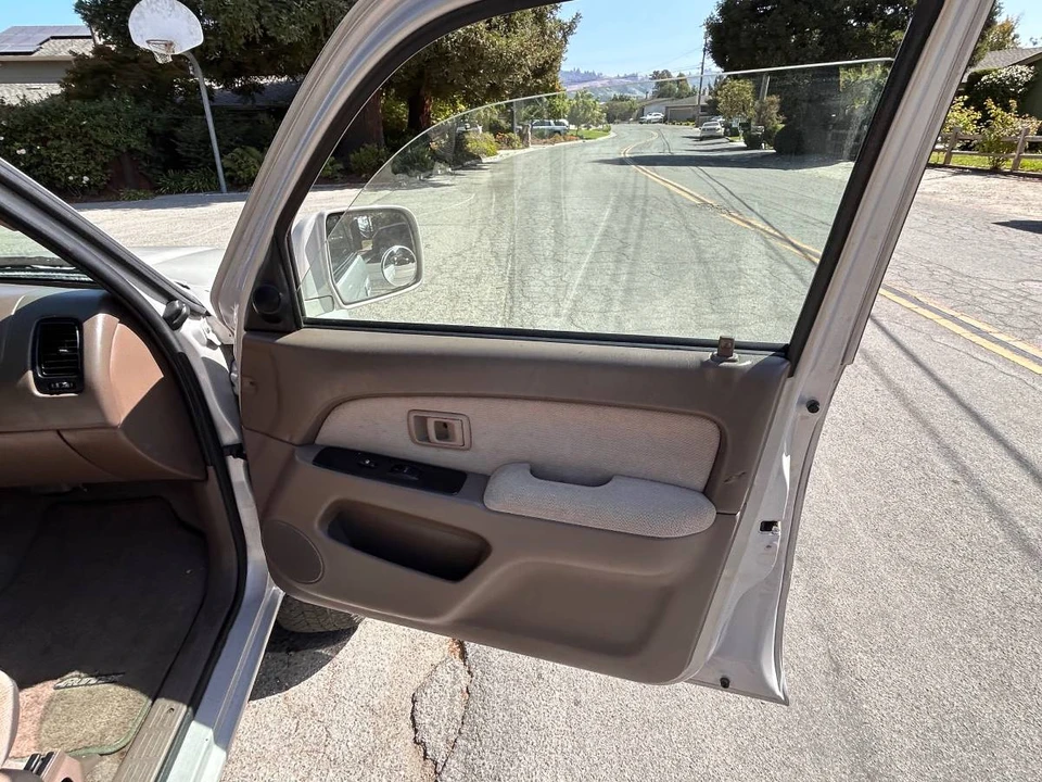 1999 Toyota 4Runner 3rd Gen - Image 9 of 18