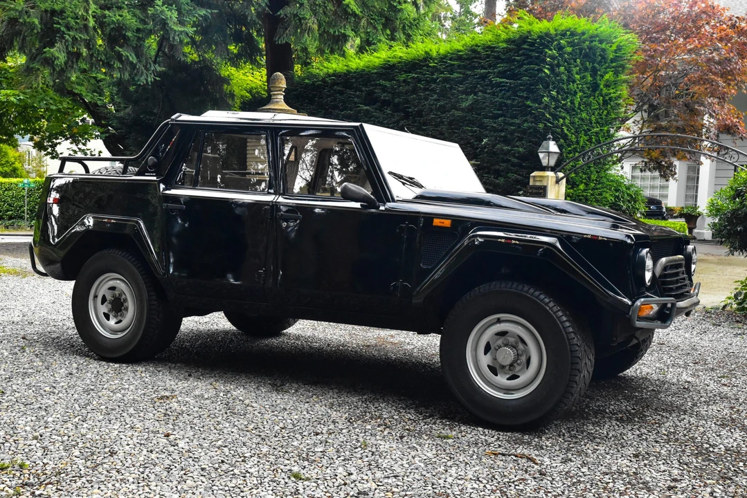 1989 Lamborghini LM002 - Image 17 of 31