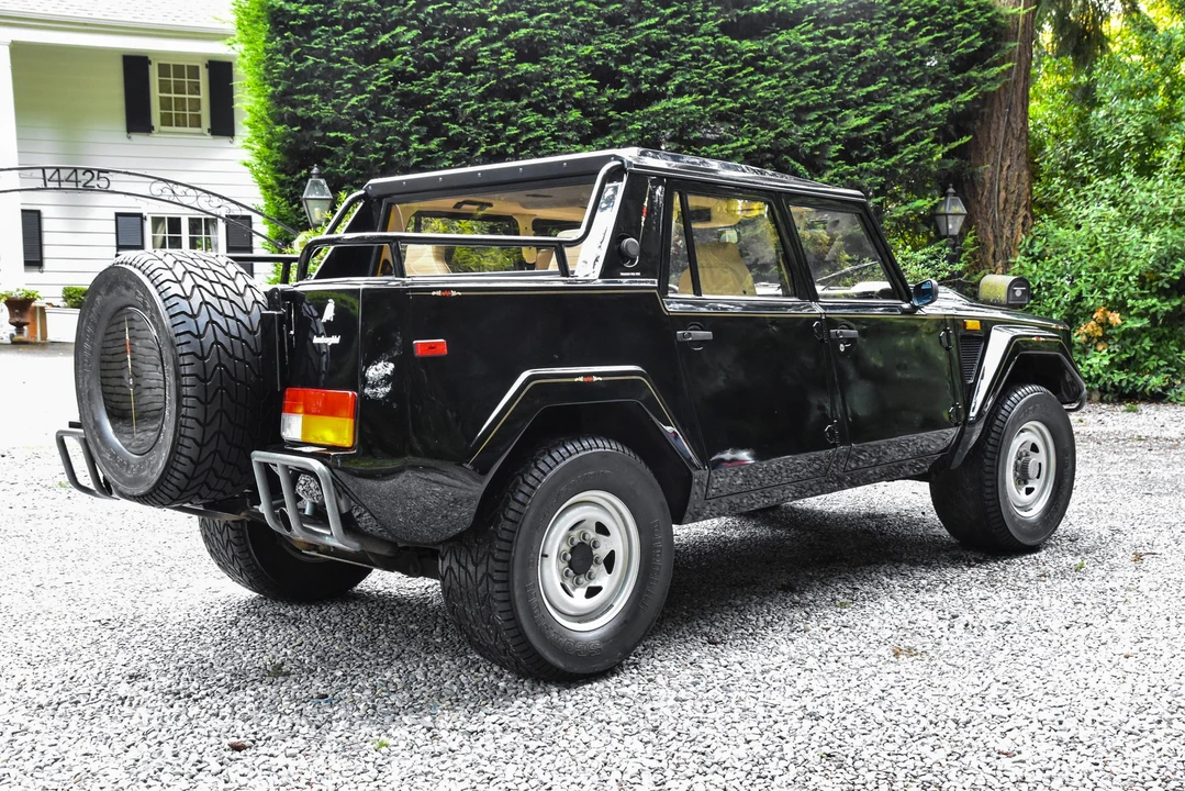 1989 Lamborghini LM002 - Image 15 of 31