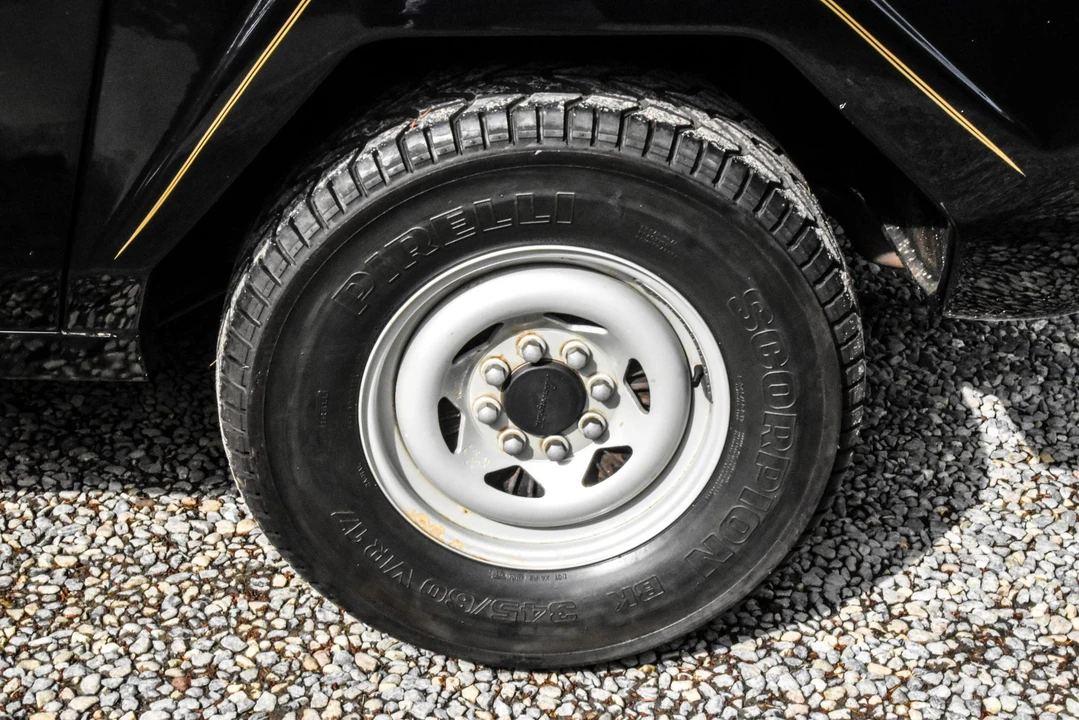 1989 Lamborghini LM002 - Image 27 of 31