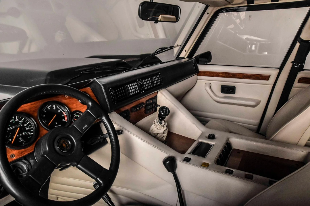 1989 Lamborghini LM002 - Image 31 of 31