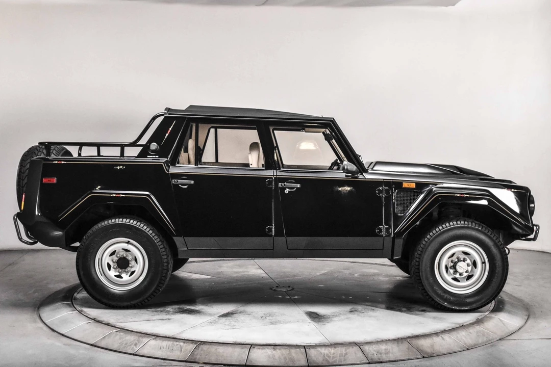 1989 Lamborghini LM002 - Image 7 of 31
