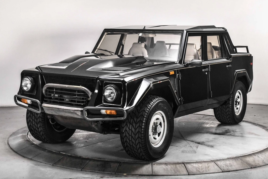 1989 Lamborghini LM002 - Image 2 of 31