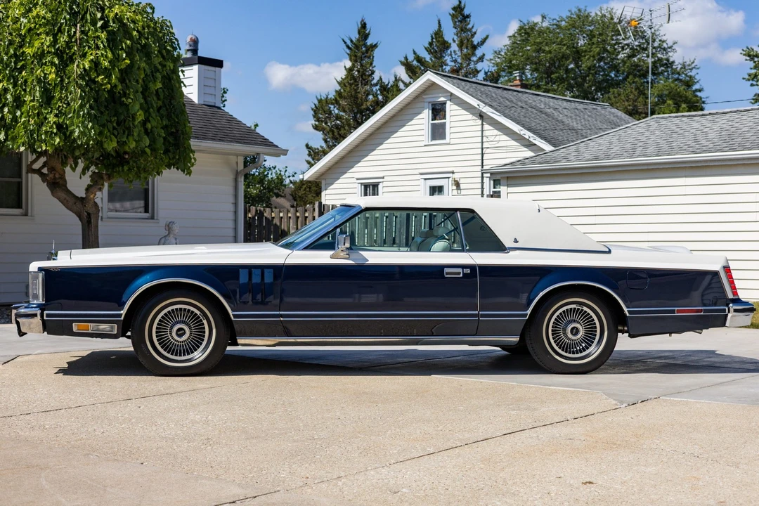 1979 Lincoln Continental Mark V - Image 11 of 31