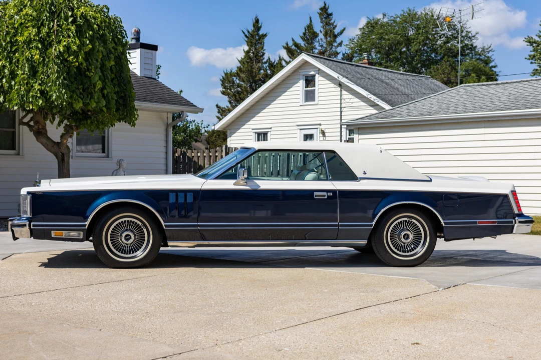 1979 Lincoln Continental Mark V - Image 10 of 31