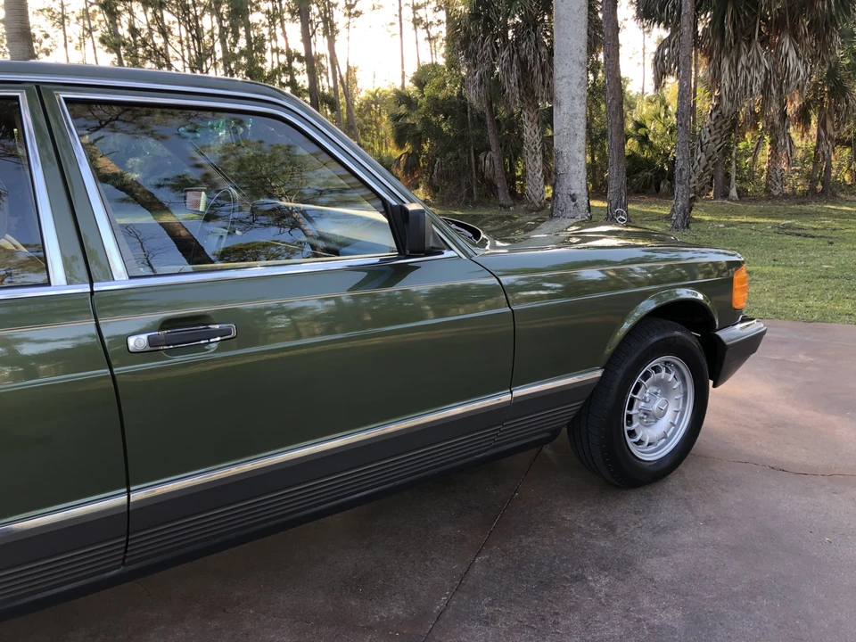 1982 Mercedes-Benz W126 S-Class Sedan - Image 17 of 31