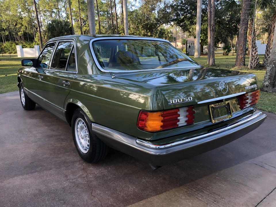 1982 Mercedes-Benz W126 S-Class Sedan - Image 4 of 31