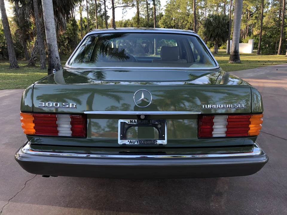 1982 Mercedes-Benz W126 S-Class Sedan - Image 5 of 31