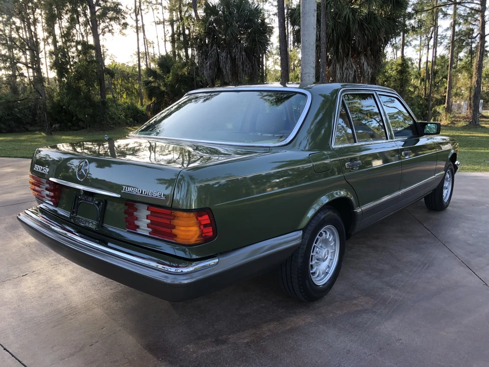 1982 Mercedes-Benz W126 S-Class Sedan - Image 6 of 31