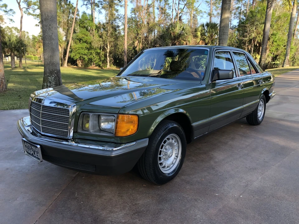 1982 Mercedes-Benz W126 S-Class Sedan - Image 2 of 31
