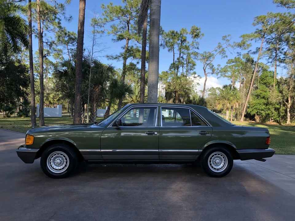 1982 Mercedes-Benz W126 S-Class Sedan - Image 3 of 31