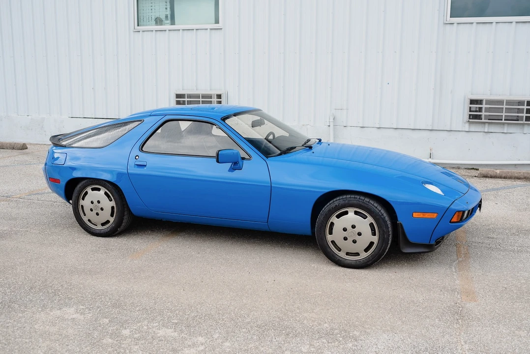 1982 Porsche 928 - Image 18 of 31