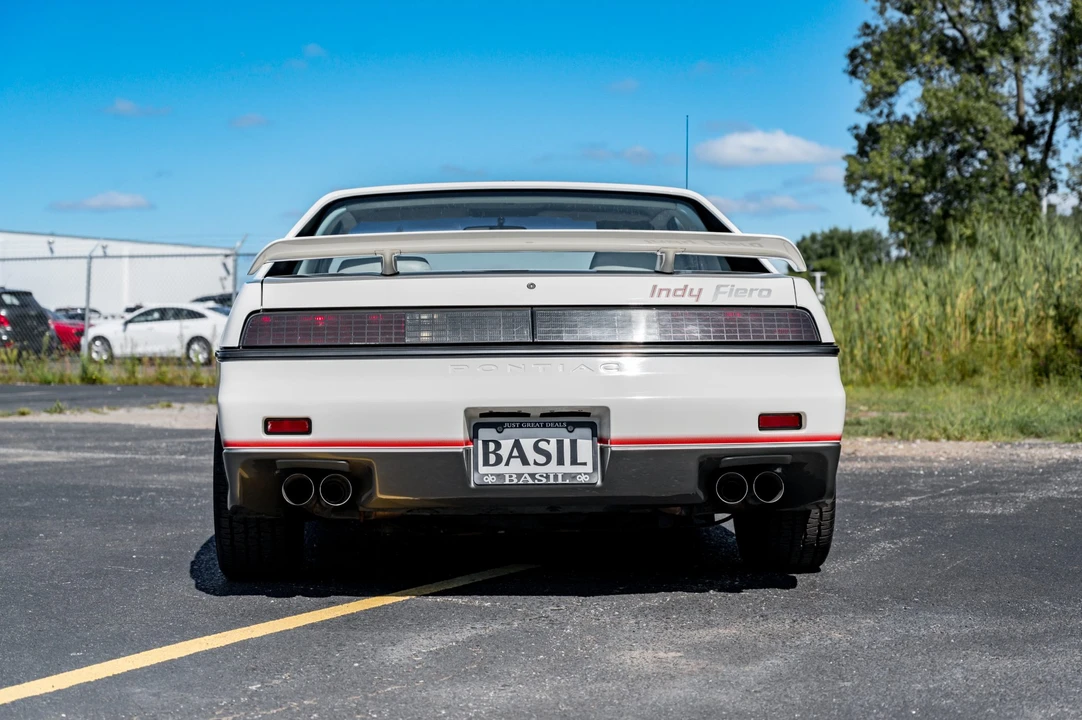 1984 Pontiac Fiero - Image 15 of 31