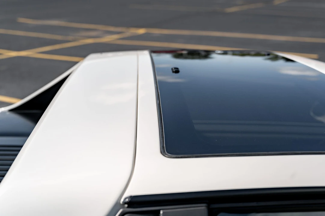 1984 Pontiac Fiero - Image 26 of 31