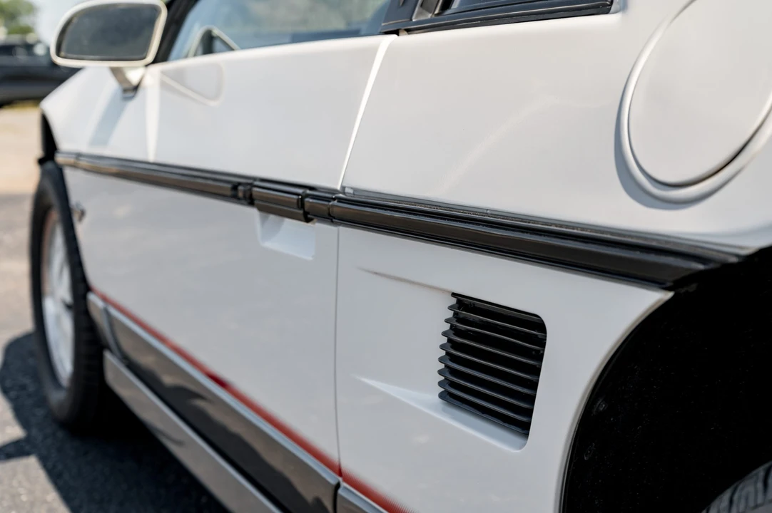 1984 Pontiac Fiero - Image 22 of 31