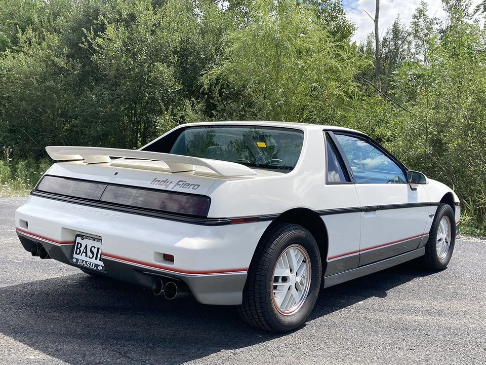 1984 Pontiac Fiero - Image 6 of 31