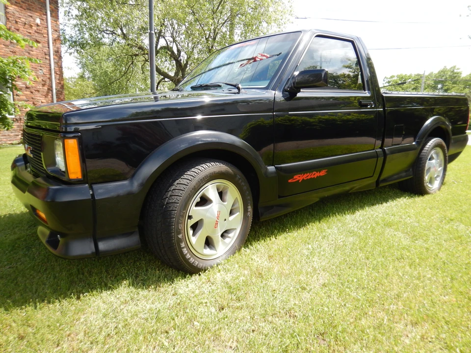1991 GMC Syclone - Image 2 of 31
