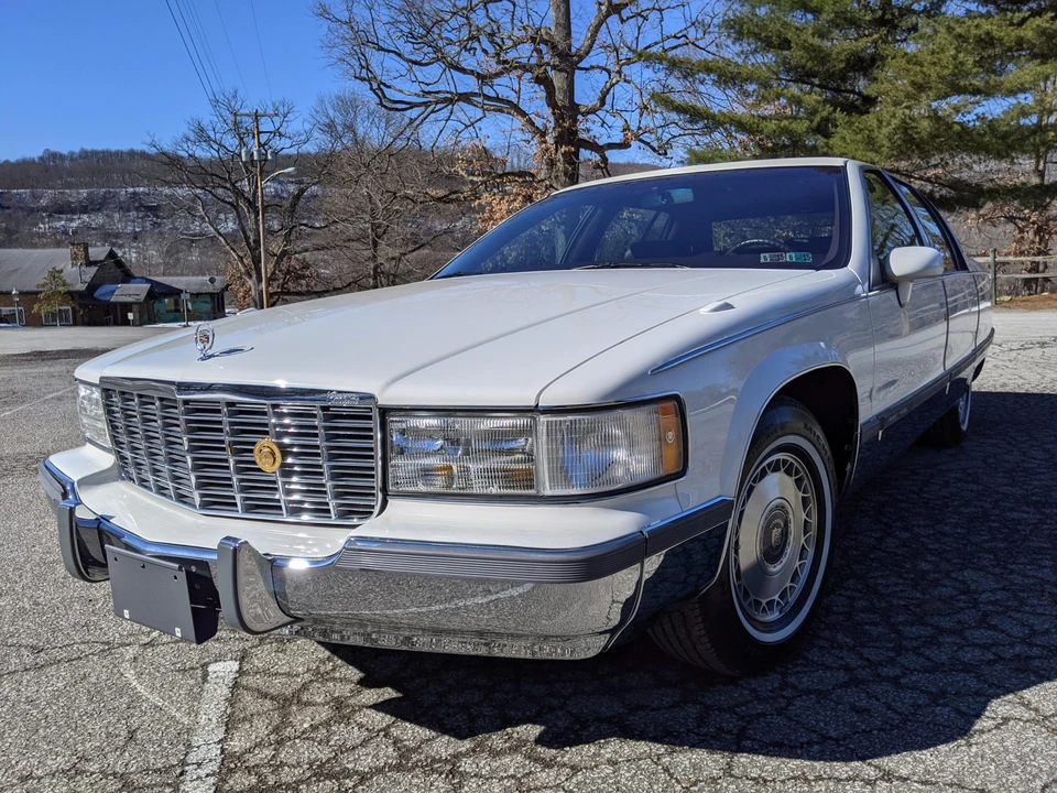 1994 Cadillac Fleetwood - Image 7 of 31